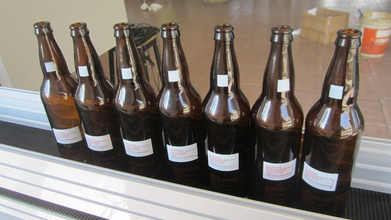 Impressora de tela CNC de garrafas de vidro / metal trabalha para latas de aerossol de vinho