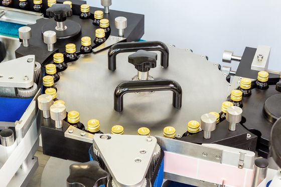 750pcs/min três pontos que posicionam a máquina de etiquetas da garrafa redonda